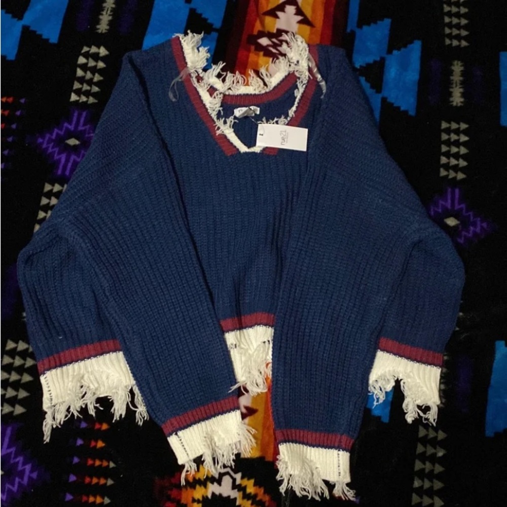 Cropped sweaters - Picture 3 of 3